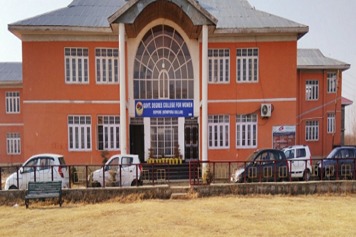 https://cache.careers360.mobi/media/colleges/social-media/media-gallery/28671/2020/2/14/Campus View of Government Degree College for Women Sopore _Campus-View.jpg